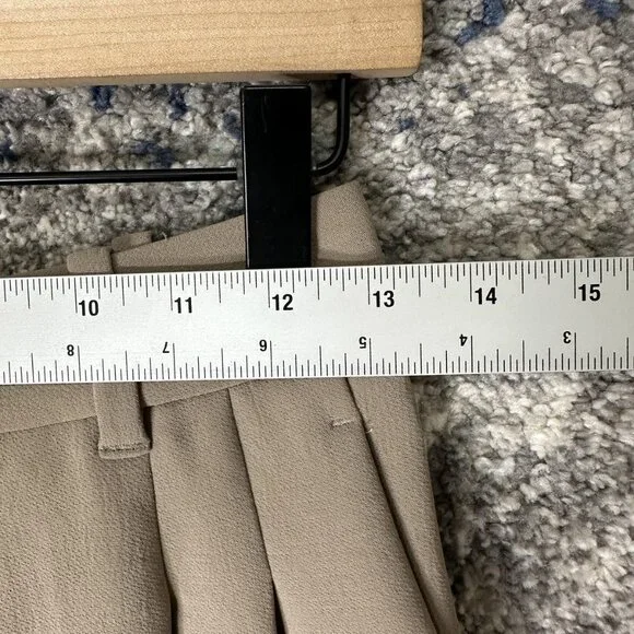 Aritzia Effortless Pants Womens 0 Short Beige Crepe Pleated Dress Trousers - Picture 3 of 8